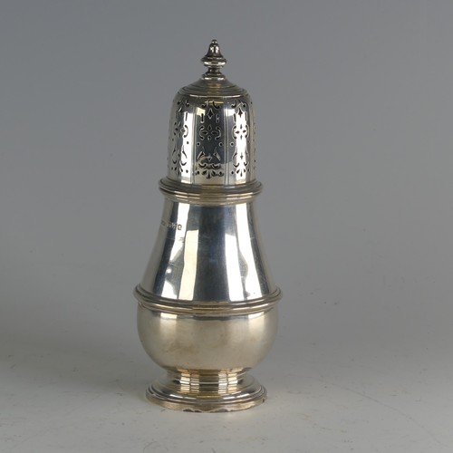 114 - A George V silver Sugar Caster, by Zachariah Barraclough & Sons, hallmarked Chester 19... 