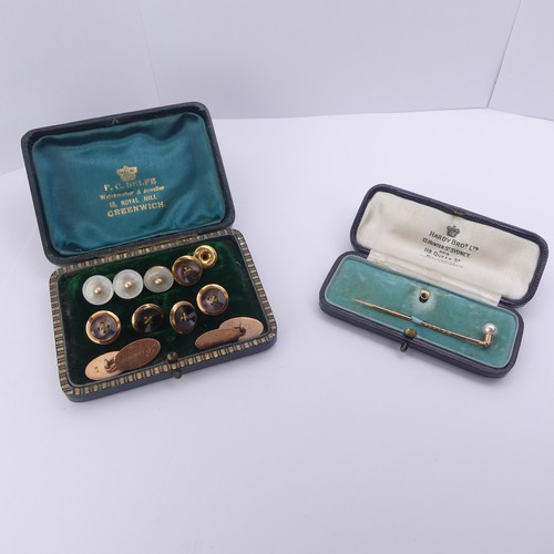 303 - A cased 15ct gold Stud / Stick Pin Set, with screw fitting cultured pearl finial, together with five... 