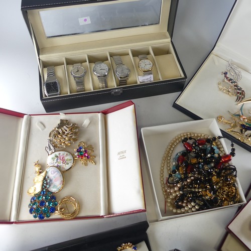 313 - A quantity of Costume Jewellery, including a silver bracelet, the oval centres inset with multi-ston... 