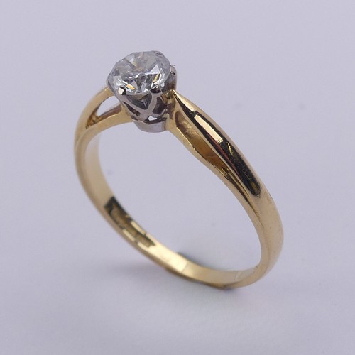 210 - A single stone diamond Ring, the brilliant cut stone approx. 0.25ct, six claw set in 18ct yellow and... 