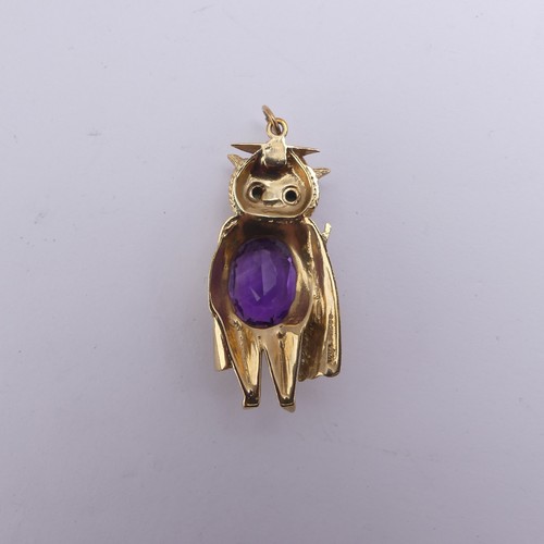 259 - A 9ct yellow gold 'Wise Owl' Pendant, modelled wearing a mortar board and gown, with central oval fa... 