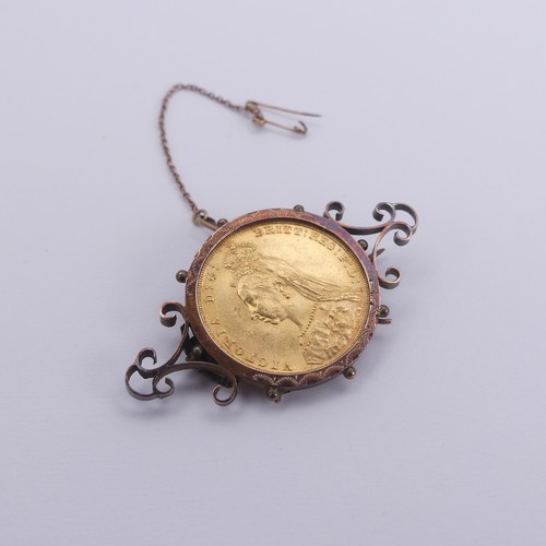 353 - A Victorian gold Sovereign, dated 1890, Sydney mint mark, in a 9ct gold brooch mount, total weight 1... 