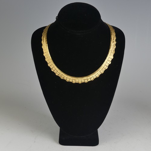 265 - An 18ct yellow gold fringe Necklace, with integral box snap, 45cm long, 56.5g.