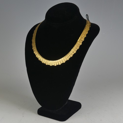 265 - An 18ct yellow gold fringe Necklace, with integral box snap, 45cm long, 56.5g.