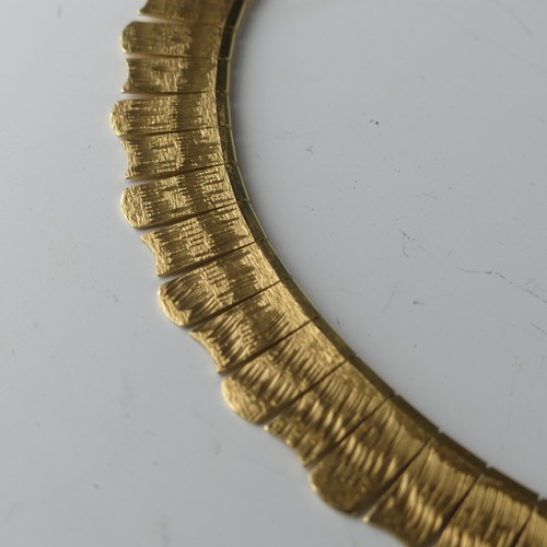 265 - An 18ct yellow gold fringe Necklace, with integral box snap, 45cm long, 56.5g.