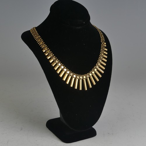 266 - An 18ct yellow gold graduated fringe Necklace, with integrated box snap, some damage to one link nea... 