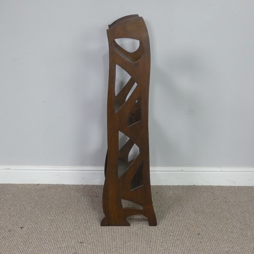 560 - A Glasgow school Arts and Crafts oak Bookshelf/Stand, the sides with stylised piercing, W 45,5 cm x ... 