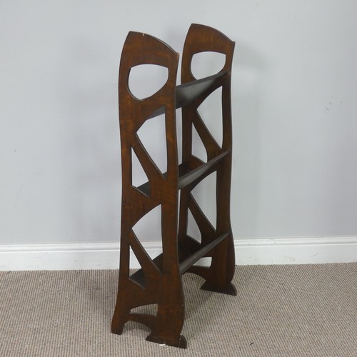 560 - A Glasgow school Arts and Crafts oak Bookshelf/Stand, the sides with stylised piercing, W 45,5 cm x ... 