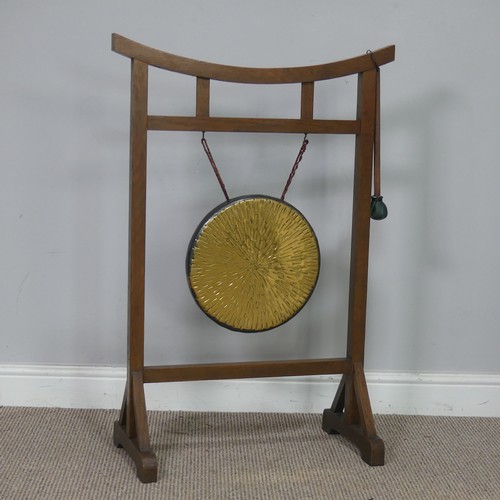 531 - An Arts & Crafts oak Gong in the form of Japanese Torii gate, W 62.5 cm x H 91.5 cm x D 30 cm.... 