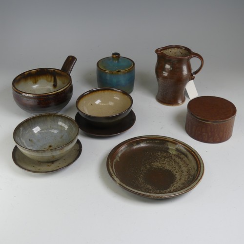 70 - Michael Leach (1913-1985) a small quantity of Yelland Pottery, to comprise two Bowls and Saucers, a ... 