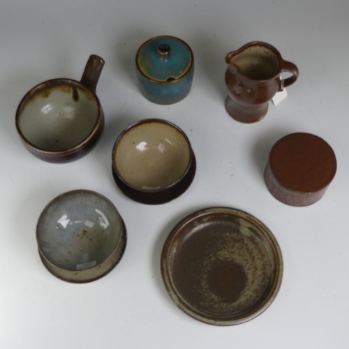 70 - Michael Leach (1913-1985) a small quantity of Yelland Pottery, to comprise two Bowls and Saucers, a ... 