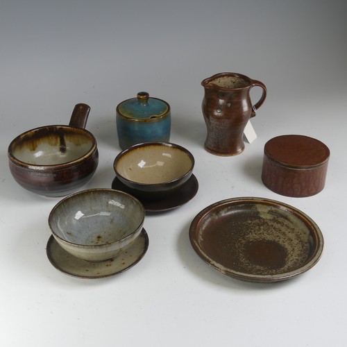 70 - Michael Leach (1913-1985) a small quantity of Yelland Pottery, to comprise two Bowls and Saucers, a ... 