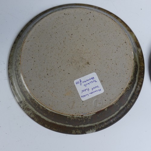 70 - Michael Leach (1913-1985) a small quantity of Yelland Pottery, to comprise two Bowls and Saucers, a ... 