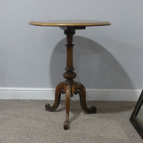 587 - An 18th century style carved oak Table, of small proportions, W 61 cm x H 51 cm x D 43 cm, together ... 