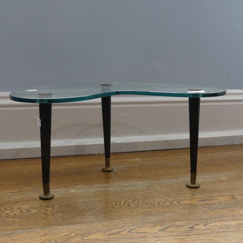 680 - A mid-20th century Italian kidney coffee Table, of small proportions, probably by Edoardo Paoli, the... 