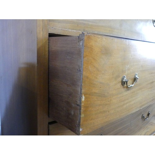 643 - A 20th century mahogany Chest of drawers, of very large proportions, W 120 cm x H 142.5 cm x D 49.5 ... 