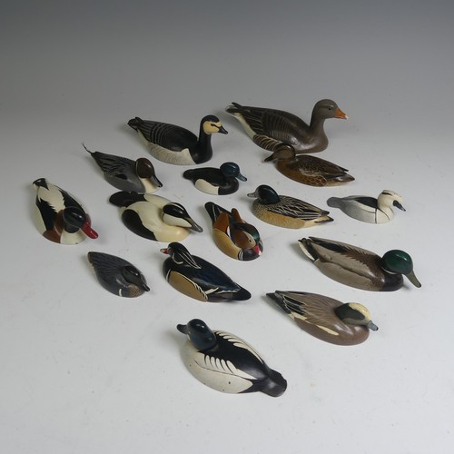 689 - A collection of fifteen Val Bennett cold painted bronze duck and goose Figurines, including ; Greyla... 