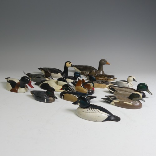 689 - A collection of fifteen Val Bennett cold painted bronze duck and goose Figurines, including ; Greyla... 