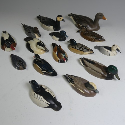 689 - A collection of fifteen Val Bennett cold painted bronze duck and goose Figurines, including ; Greyla... 