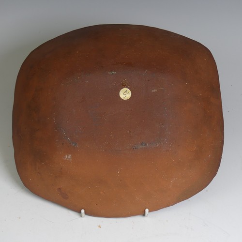 75 - A Ray Finch Winchcombe pottery slipware Dish, with crimped edge, impressed mark to base, W 23cm x L ... 