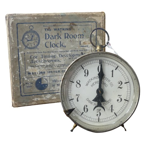 570 - A Vintage Dark Room Clock by Watkins Meter Co, Hereford, in fitted box with label, W 11 cm x H 13 cm... 