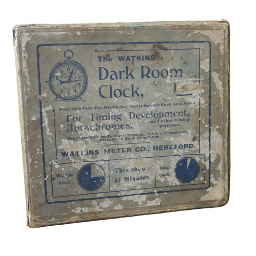 570 - A Vintage Dark Room Clock by Watkins Meter Co, Hereford, in fitted box with label, W 11 cm x H 13 cm... 