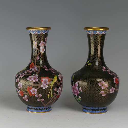 162 - A pair of contemporary Chinese Cloisonne Vases, H 13 cm (2)