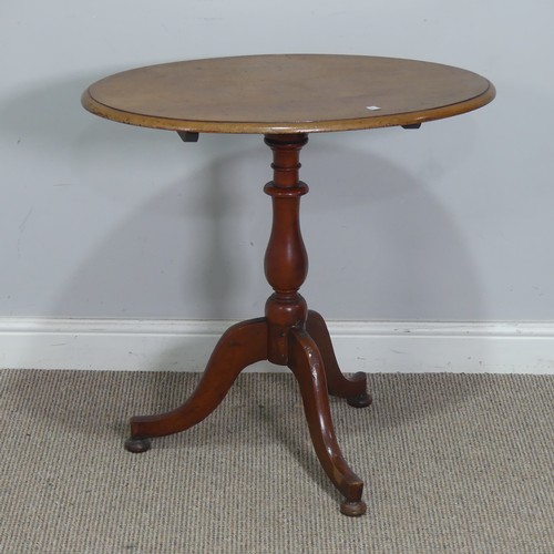 506 - A Victorian mahogany Side Table, the three-quarter gallery to top, raised on turned supports, W 69 c... 