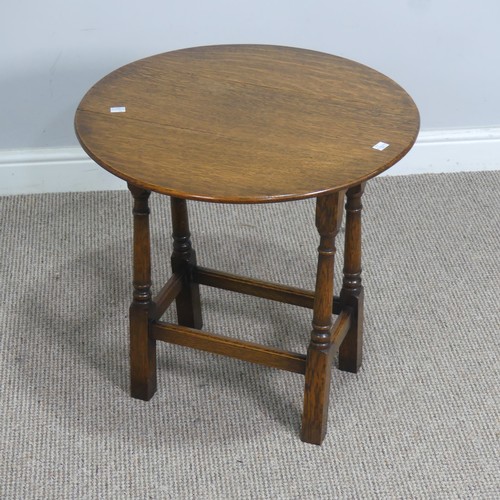 532 - A Brights of Nettlebed oak nest of three Tables, W 56 cm x H 50.5 cm x D 38.5 cm, together with anot... 