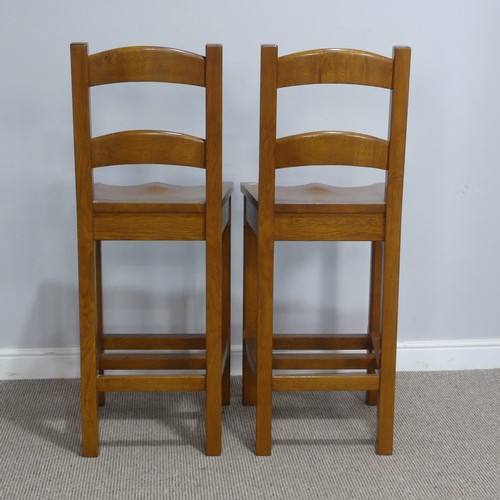 518 - A pair of contemporary oak high Stools, W 47 cm x H 113 cm x D 44 cm(2)