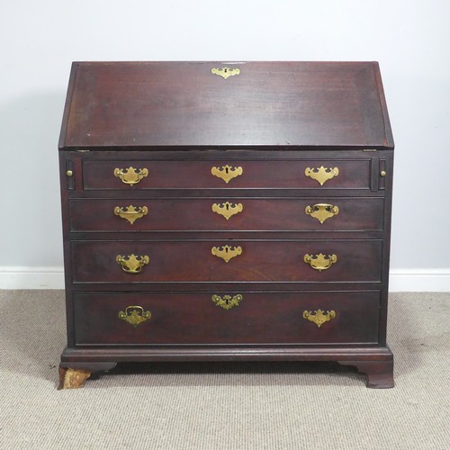 550 - A Georgian oak Bureau, W 106 cm x H 107.5 cm x D 58 cm.