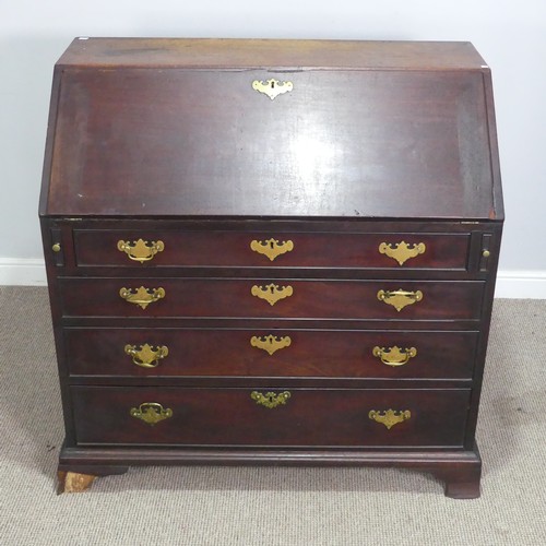 550 - A Georgian oak Bureau, W 106 cm x H 107.5 cm x D 58 cm.