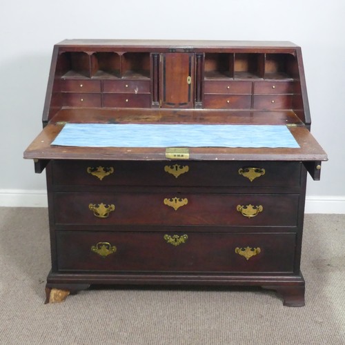 550 - A Georgian oak Bureau, W 106 cm x H 107.5 cm x D 58 cm.