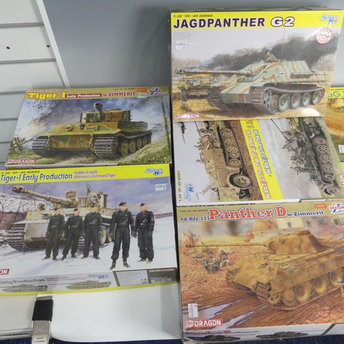 296 - Seven Dragon 1:35 Scale Plastic Military Model Kits: 6609 JagDPanther G2, 6943 Sd.Kfz.234/2 Puma, 65... 