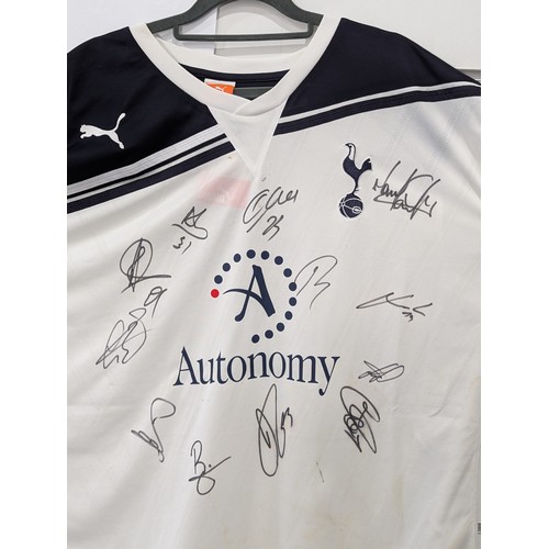 228 - English Football; A Tottenham Hotspur 2010-11 season short sleeved Replica Shirt, bearing 12 ink sig... 