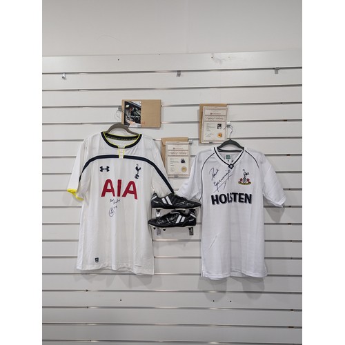 225 - English Football; Tottenham Hotspur; A replica short sleeved Shirt, signed by Paul Gascoigne, with C... 