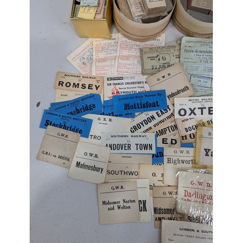 352 - Transport interest: a large quantity of mainly Edmondson style railway tickets, including bus and tr... 