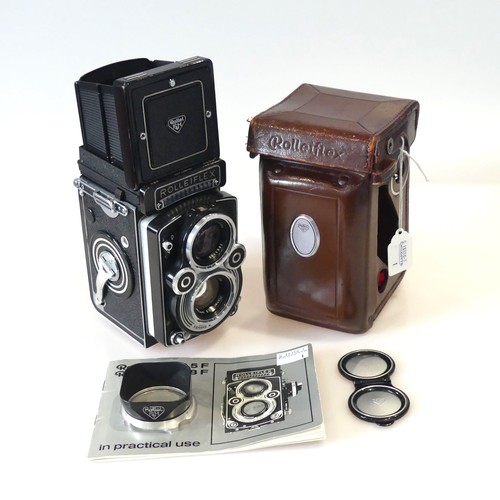 246 - Franke & Heidecke Rolleiflex model 3.5F Twin Lens Reflex Camera, serial number 3.5F 2286895, Car... 