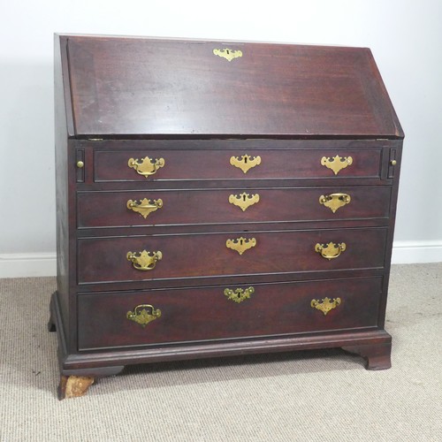 622 - A Georgian oak Bureau, W 106 cm x H 107.5 cm x D 58 cm.