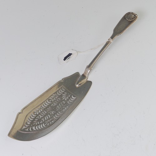 8 - A George IV silver Fish Slice, hallmarked Newcastle 1825, makers mark rubbed, fiddle and shell ... 