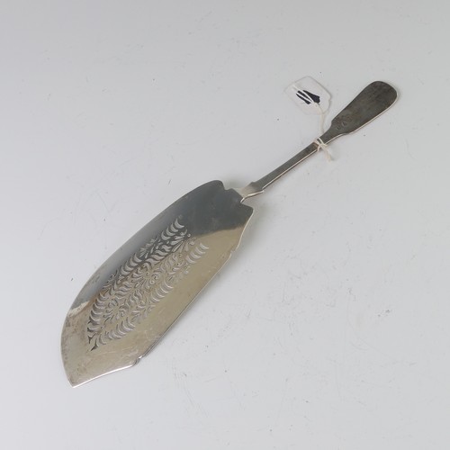 8 - A George IV silver Fish Slice, hallmarked Newcastle 1825, makers mark rubbed, fiddle and shell ... 