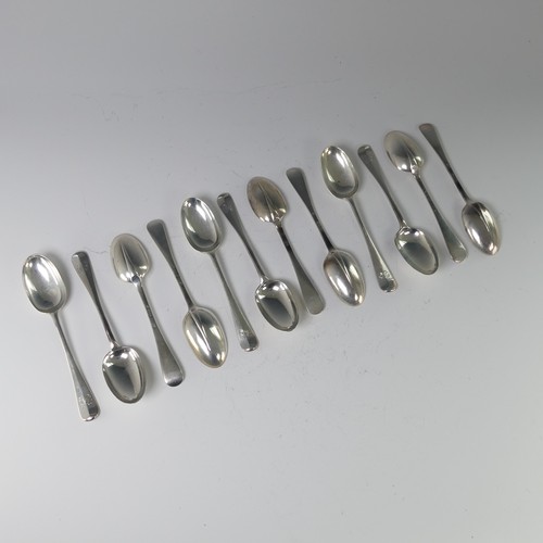 28 - A set of eleven Victorian silver Dessert Spoons, by Francis Higgins II, hallmarked London 1895,... 