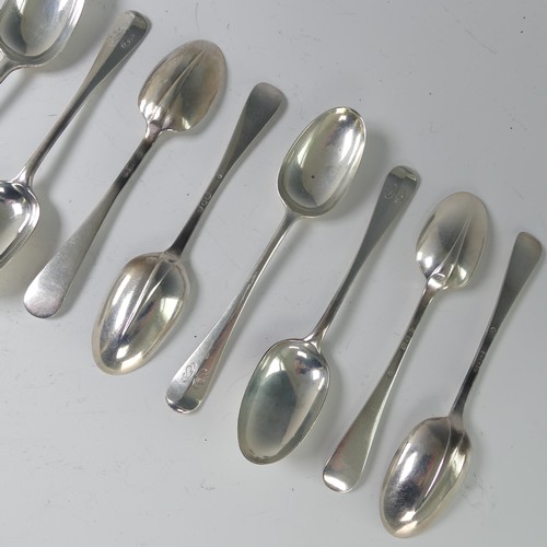 28 - A set of eleven Victorian silver Dessert Spoons, by Francis Higgins II, hallmarked London 1895,... 