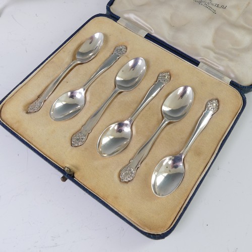 32 - A cased set of six George V silver Coffee Spoons, by Mappin & Webb Ltd., hallmarked Sheffield 19... 