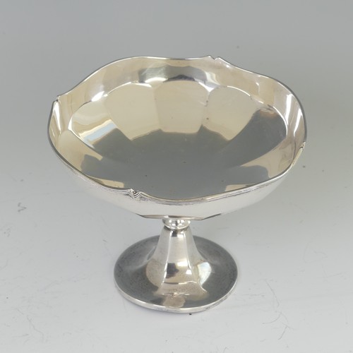 42 - A George V silver Bon Bon Dish, by Adie Brothers Ltd., hallmarked Birmingham, 1922, of lobed circula... 