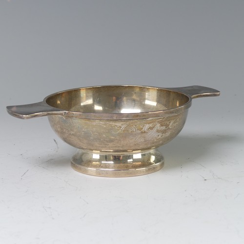 47 - A George V silver Quaich, by George Unite & Sons, hallmarked Birmingham 1927, of tradi... 