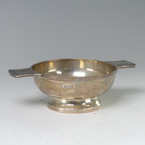 47 - A George V silver Quaich, by George Unite & Sons, hallmarked Birmingham 1927, of tradi... 