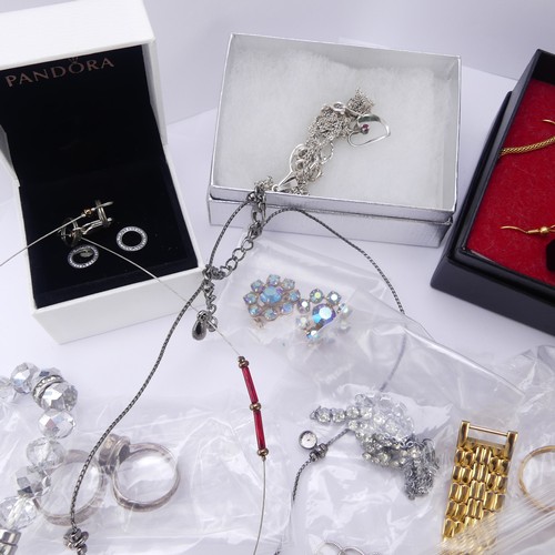 257 - A pair of Pandora silver Earrings, in fitted box, together with a quantity of other silver jewellery... 