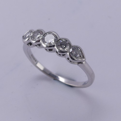 155 - A graduated five stone diamond Ring, total diamond weight approx. 0.56ct, all mounted in platinum, h... 