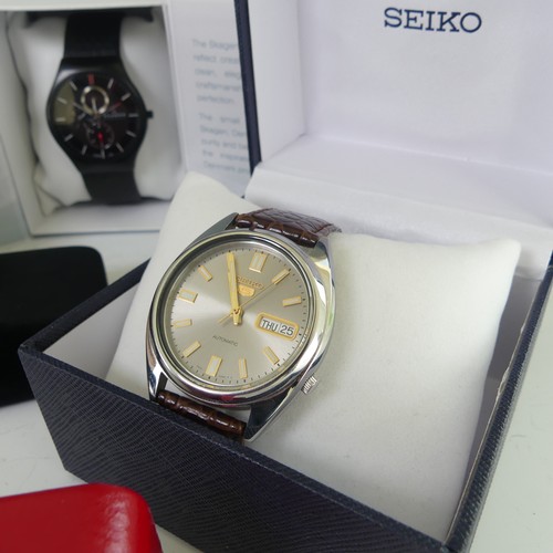 100 - A Seiko 5 automatic stainless steel Wristwatch, reference no. 7S26-0480, serial no. 3801xx, silvered... 